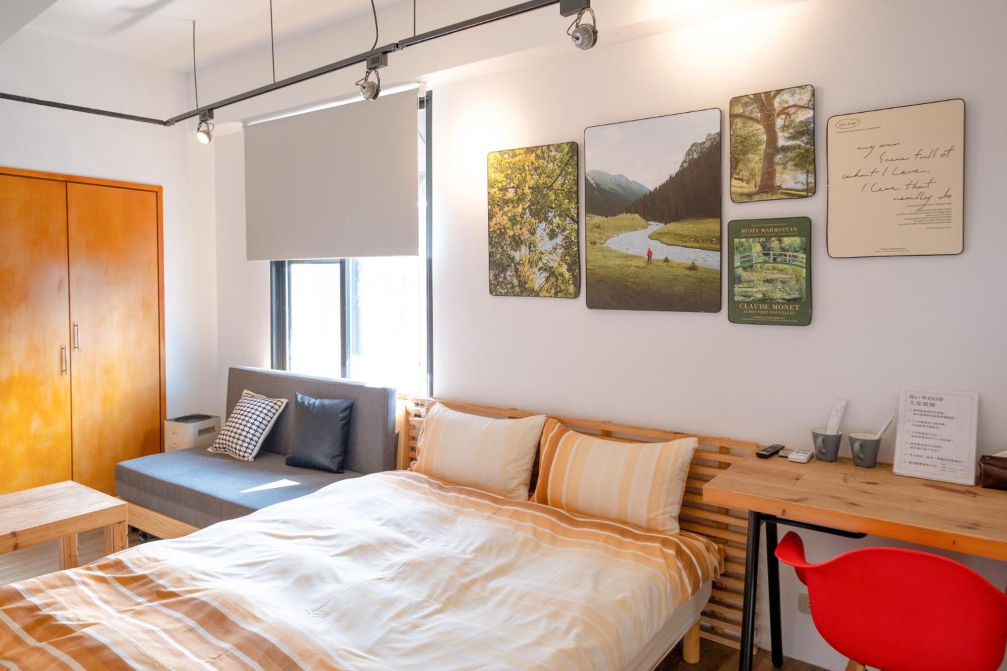 Re+Wood Guesthouse Tainan Bagian luar foto